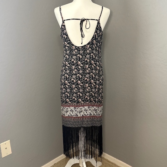 Forever 21‎ Boho Floral & Fringe Midi Dress Size M - Picture 2 of 10
